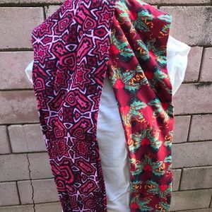Lot of 2 pairs of TC Lularoe Leggings Valentines